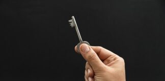 Co zrobić gdy najemca nie chce się wyprowadzić?