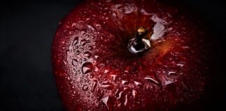 Czym grozi mocne uderzenie w plecy?